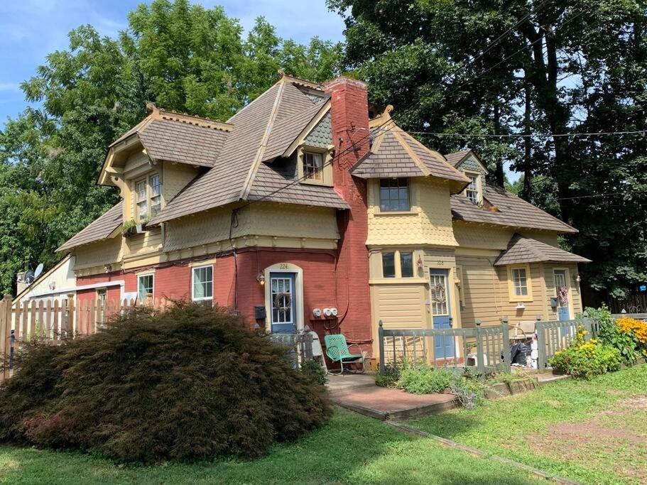 Luxury Apartment In Historic Carriage House ケネット・スクエア エクステリア 写真